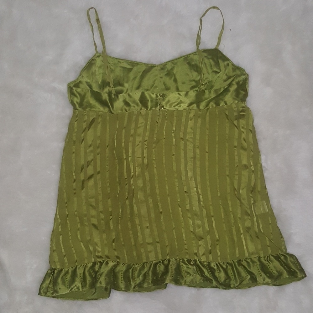 Green top - Picture 2 of 3